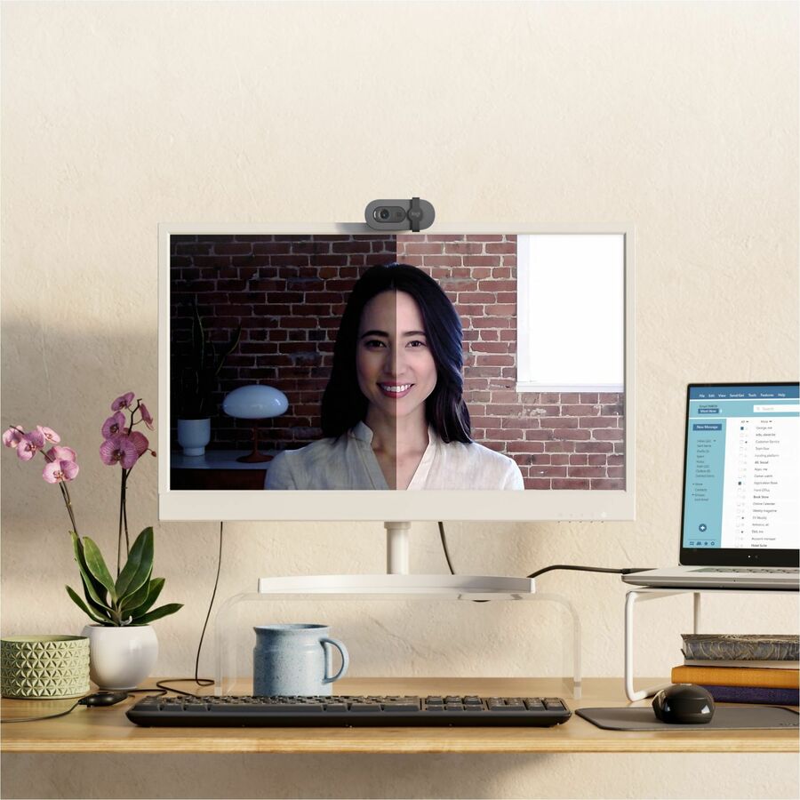 Logitech BRIO 100 Webcam - 2 Megapixel - 30 fps - Graphite - USB Type A Logitech BRIO 100 Webcam - 2 Megapixel - 30 fps - Graphite - USB Type A